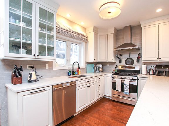 5th image of 2717 N Lehmann Ct #4D