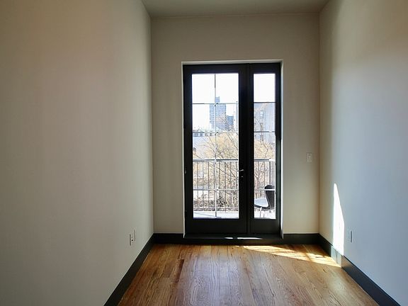 4th image of 85 Humboldt St #B2
