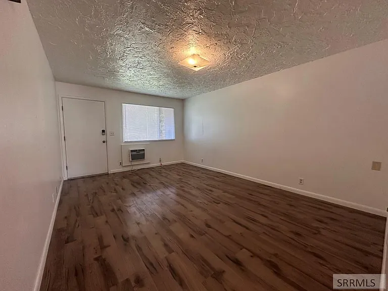 576 College St #1 — Photo 2