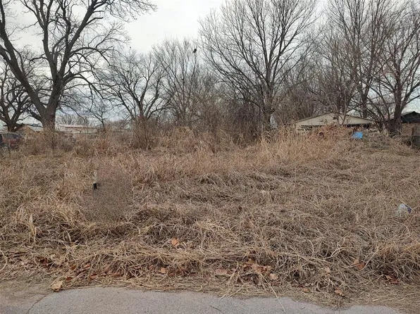 311 NE 3rd St Lot 7, Lindsay, OK 73052