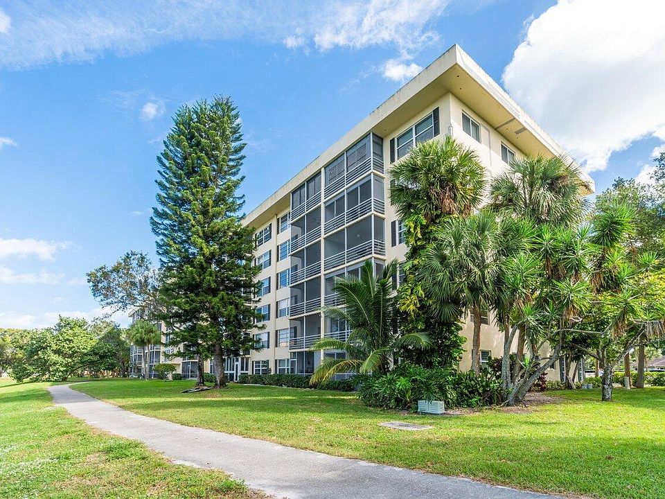 1st image of 2751 N Palm Aire Drive #508