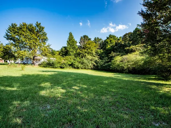 W 3rd St, Parsons, TN 38363