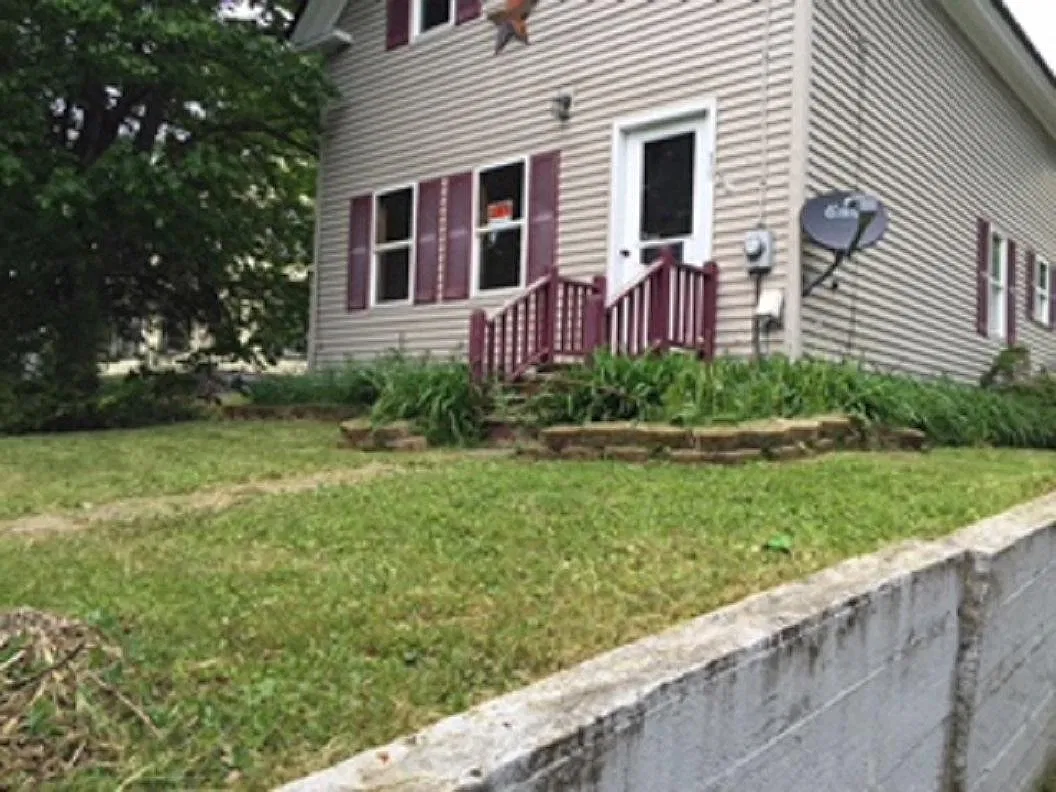 3 bed, 1.5 bath, 1400 sqft, $600 — Photo 1