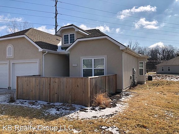 3rd image of 1215 S Kaydeen Ct