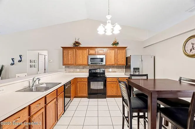 1015 Homewood Ave — Photo 9