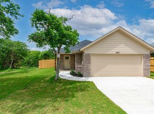 1105 King St, Weatherford, TX 76086