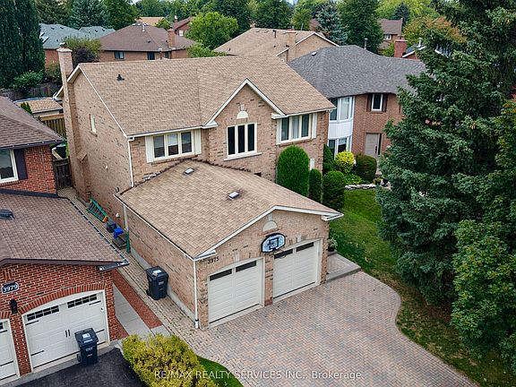 3rd image of 3975 Seebring Cres