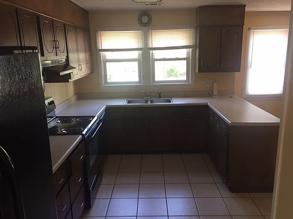 3rd image of 105 Mimosa Dr