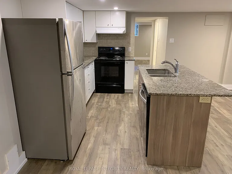 468 Besserer St #B — Photo 5