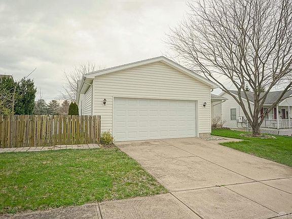 2nd image of 922 McDowell St