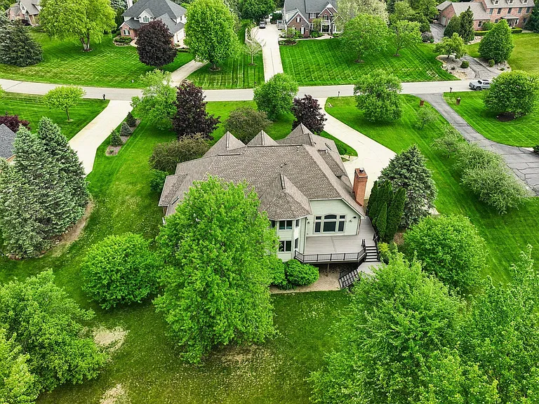 1819 Brookview Dr — Photo 77