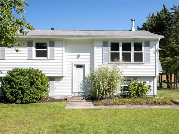 30 Steamboat St, Jamestown, RI 02835
