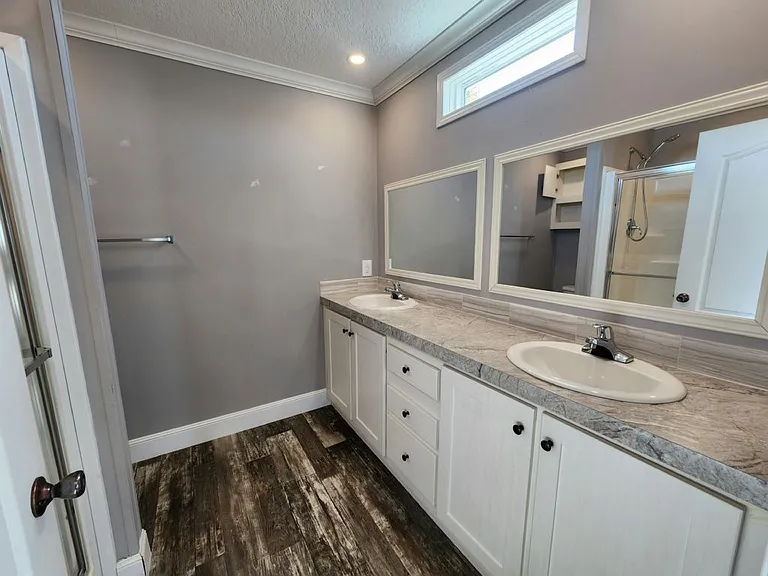 453 Emden St #453 — Photo 10