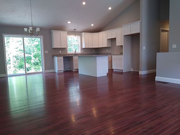 2nd image of 5 Greylock Ave
