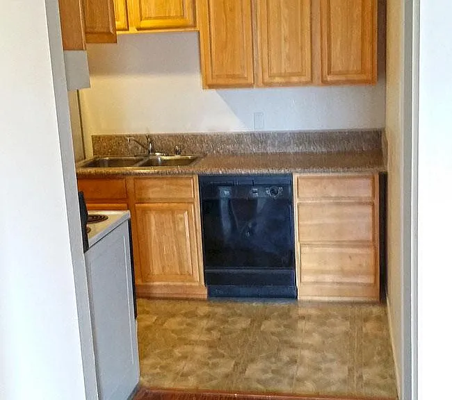 23641 Golden Springs Dr — Photo 4
