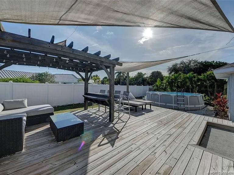 1309 Carlton Ct — Photo 49