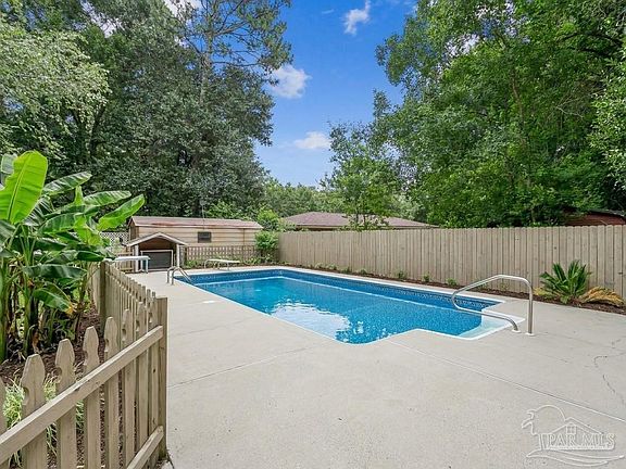3rd image of 778 Deedra Ave