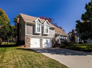 7021 Albervan St, Shawnee, KS 66216