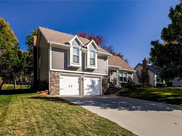 7021 Albervan St, Shawnee, KS 66216