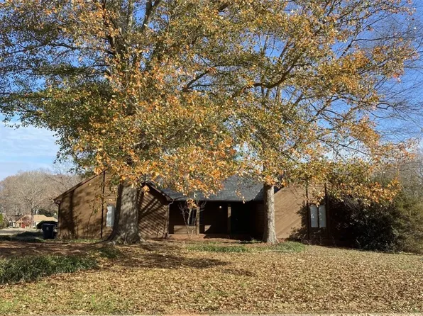 213 Sheffield Ct, Easley, SC 29642