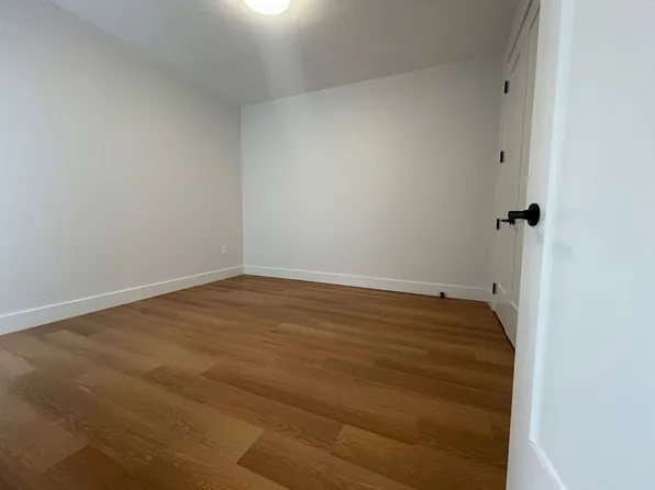 547 Martin Luther King Drive image 4 of 10