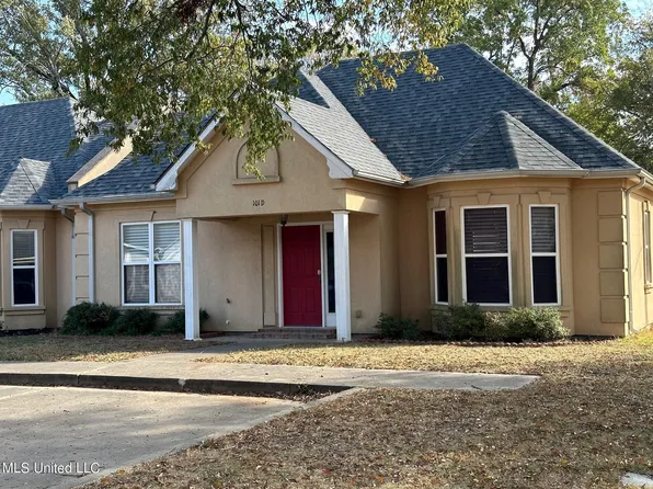 101 S 3rd Ave #D, Cleveland, MS 38732