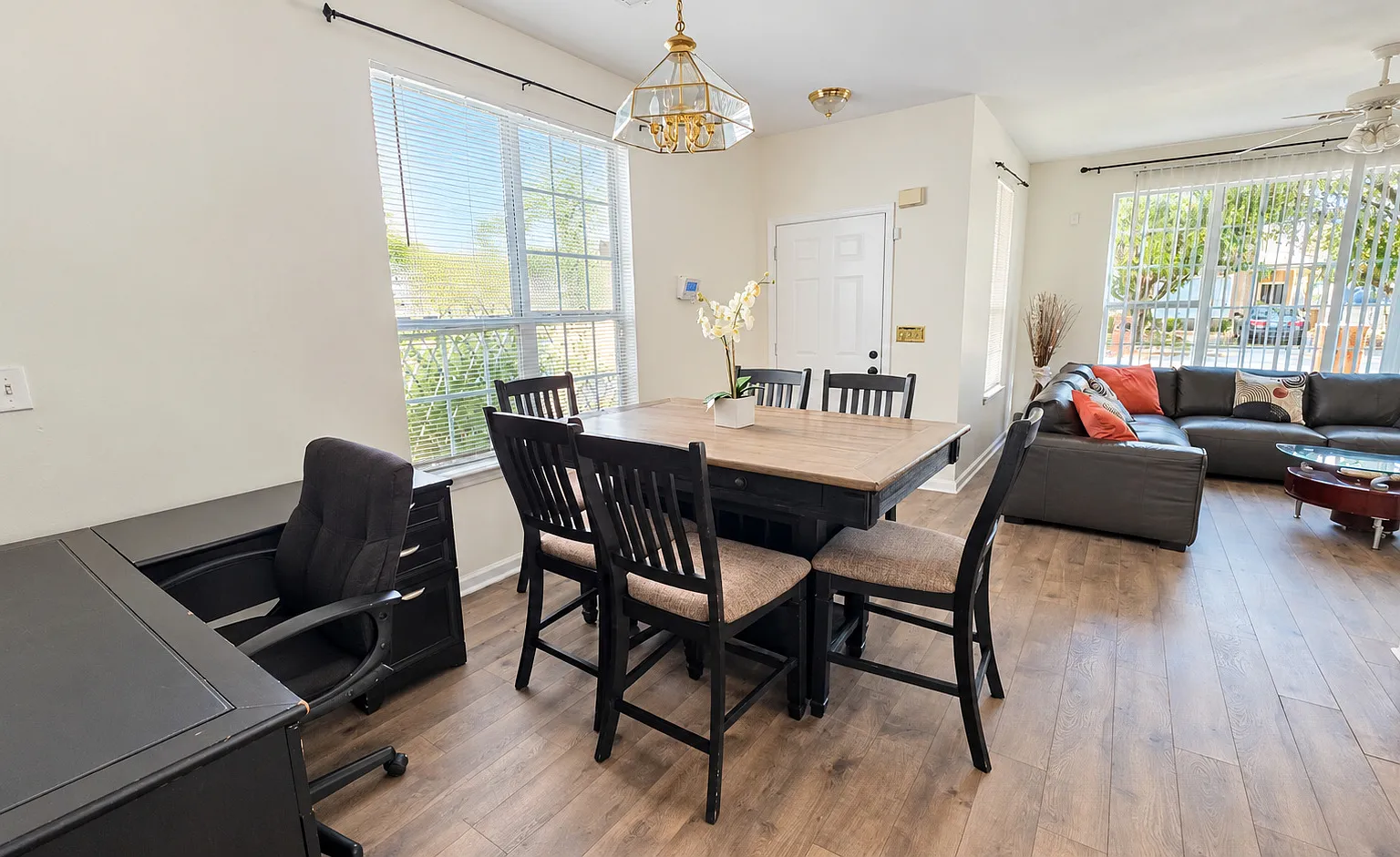 3 bed, 2.5 bath, 1440 sqft, $1,900 — Photo 3