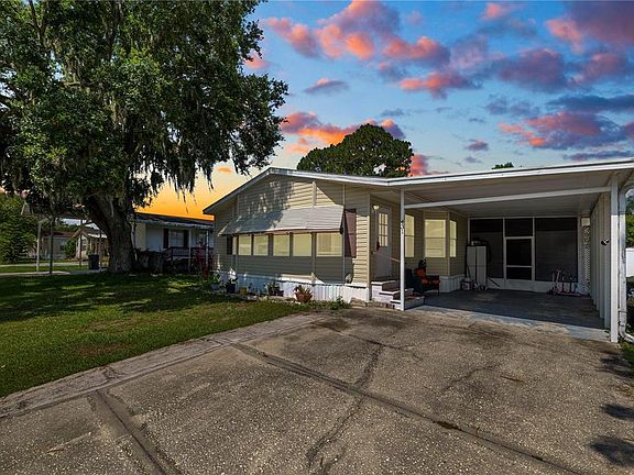 3rd image of 431 Oak Rdg W