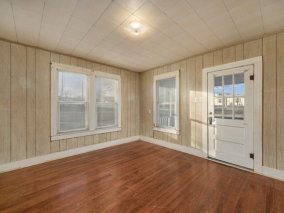 5th image of 303 N Seeley Ave W