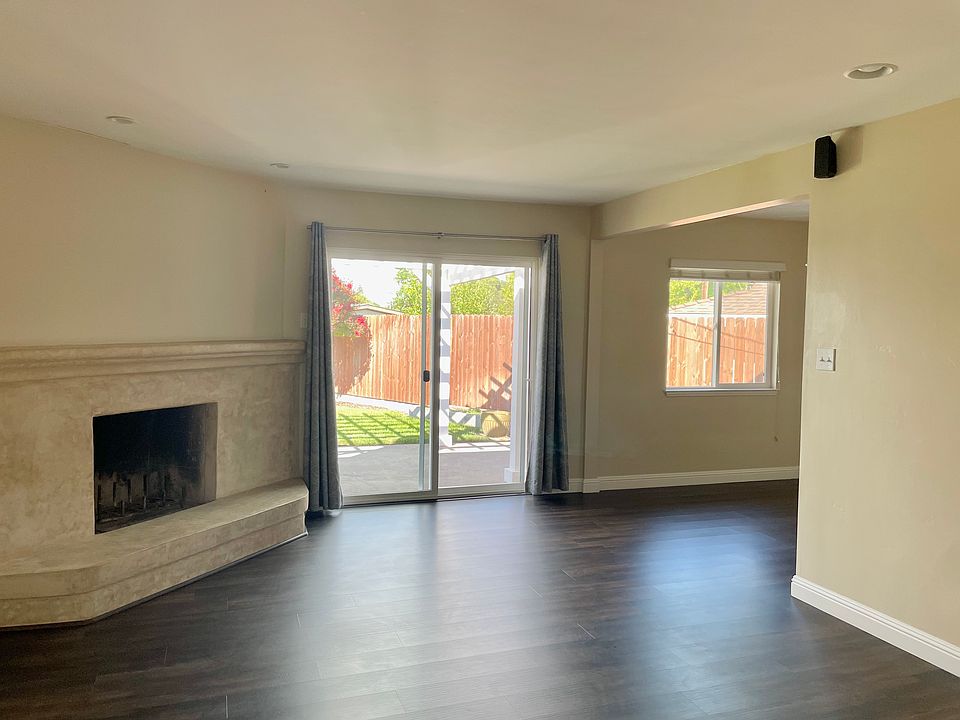1st image of 1215 Sheffield Way