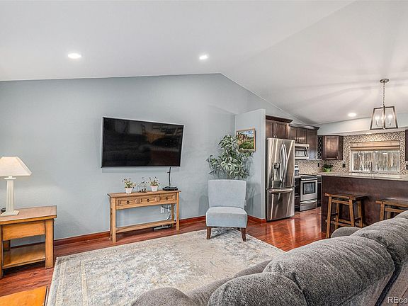 5th image of 6325 S Oak Way