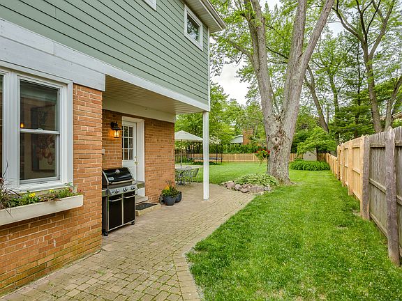2nd image of 1300 Carlisle Pl