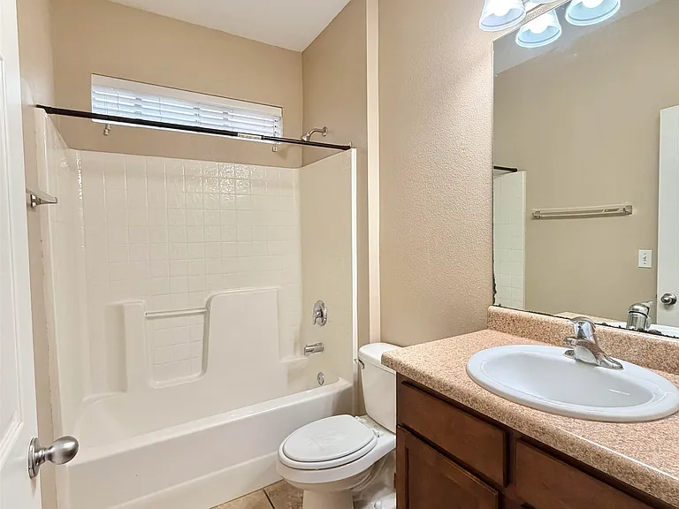 2400 Fred Smith Rd #207 — Photo 9