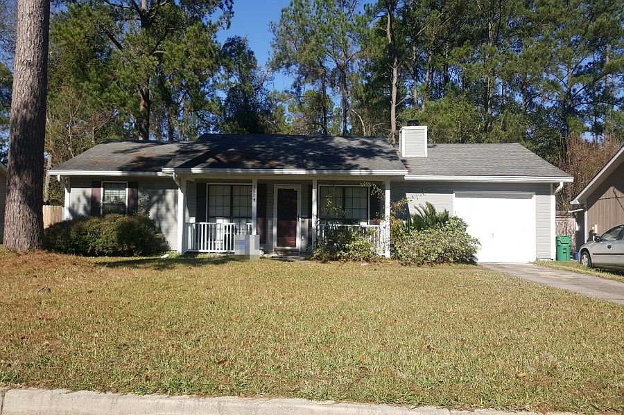 1st image of 1604 Fresno St