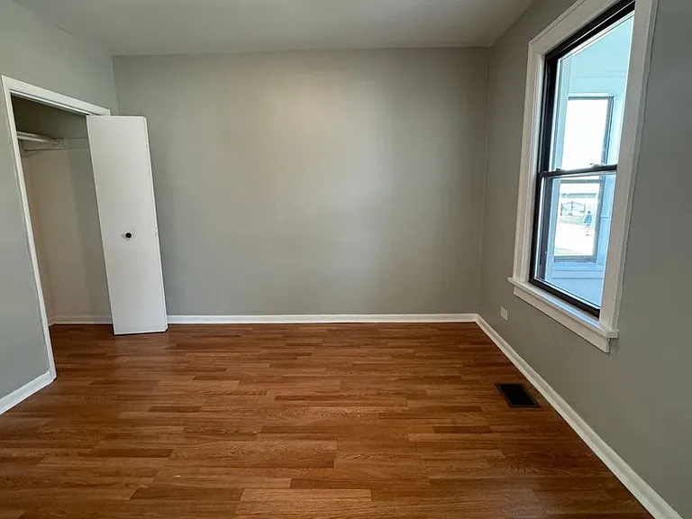768 Greenbay Ave — Photo 11