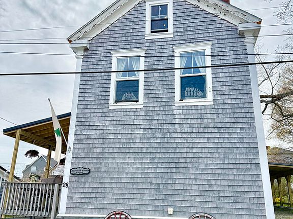 4th image of 28 Washington Street
