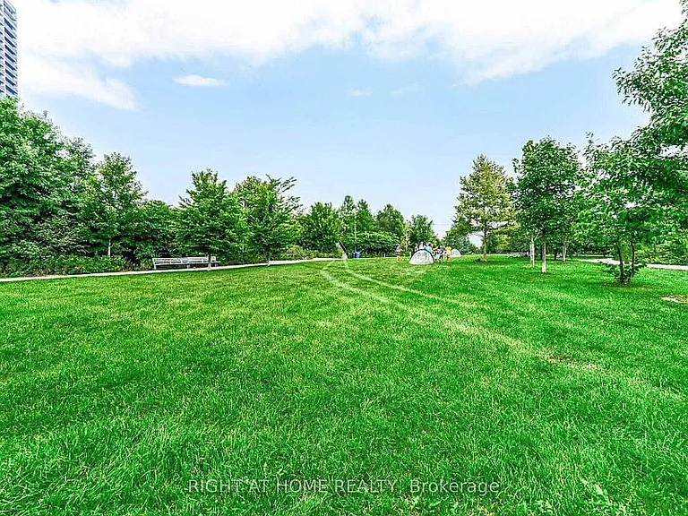 120 Bayview Ave #N821 — Photo 27