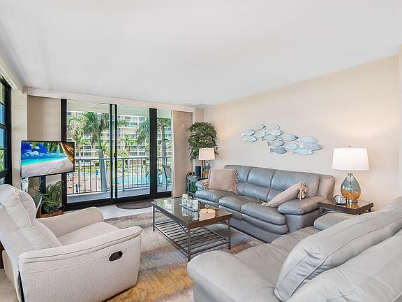 4th image of 380 Seaview Ct APT 312