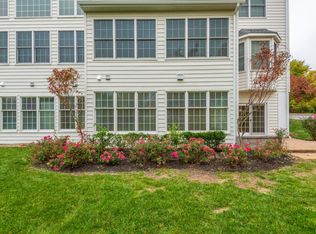 25880 Quinlan St, Chantilly, VA 20152