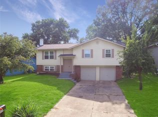 1415 Mohican Trl, Saint Charles, MO 63304