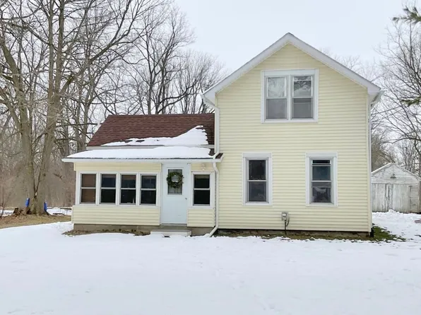 715 Spruce St, Olivet, MI 49076