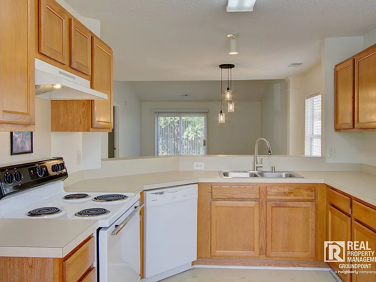 239 Dupont Way — Photo 4