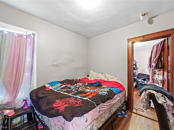 3rd image of 3732 Mack Ct