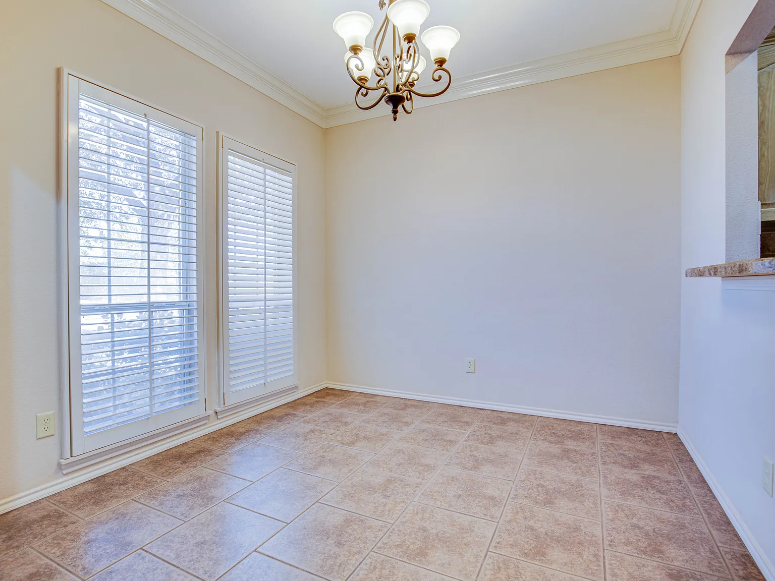 3 bed, 1719 sqft, $2,500 — Photo 3