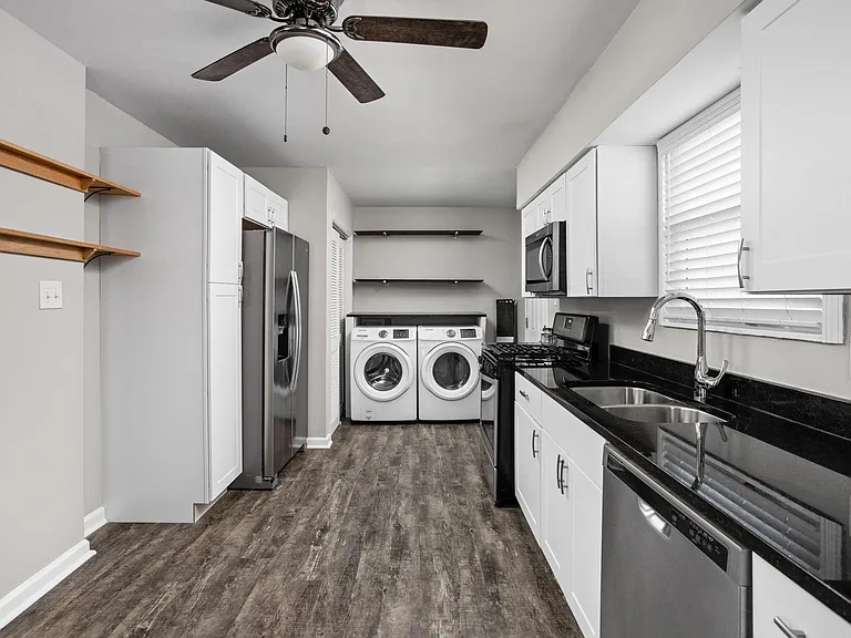 2210 Pleasant St — Photo 12