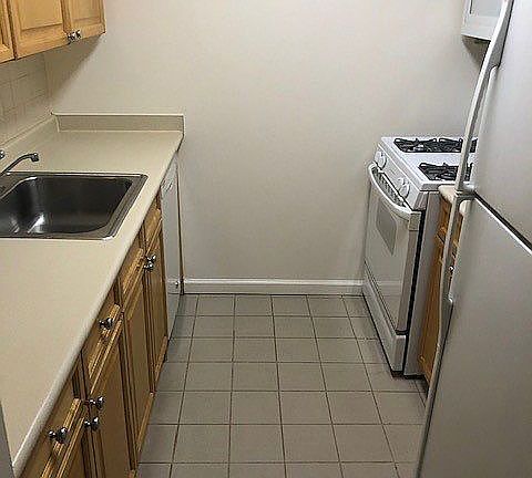 3rd image of 50 Battery Pl APT 4D