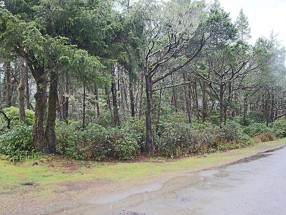 4th image of Geneva Ave