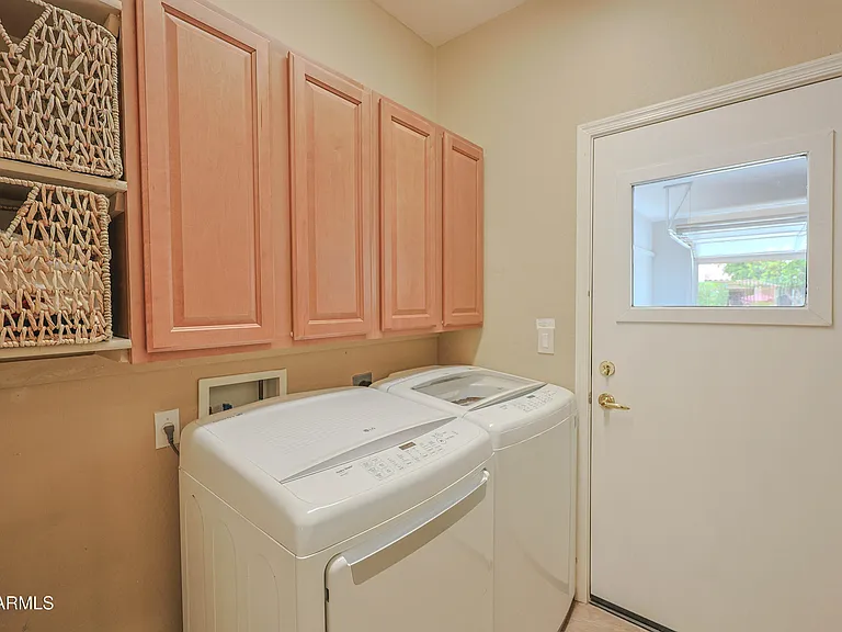 1916 W Spirit Ct — Photo 24