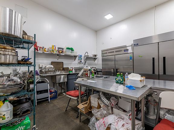 5th image of 13346 Saticoy St #K12