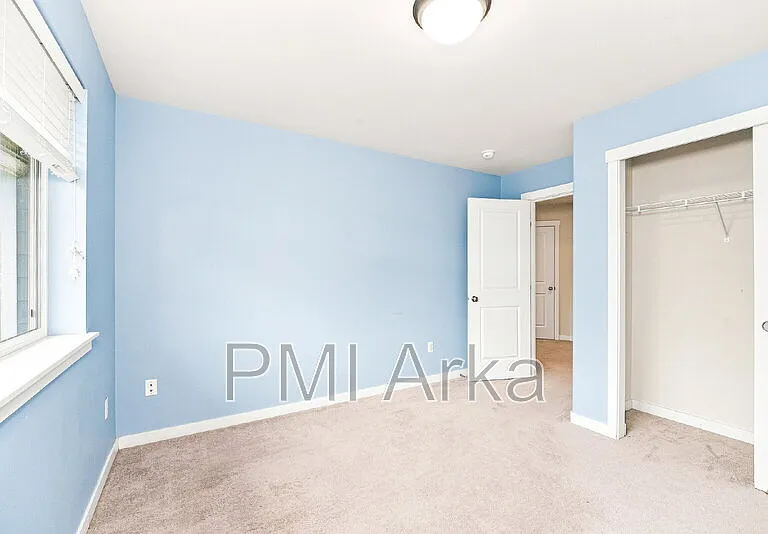 633 Ilwaco Pl NE — Photo 10